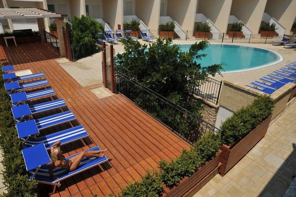 Cala Saracena Aparthotel 4*